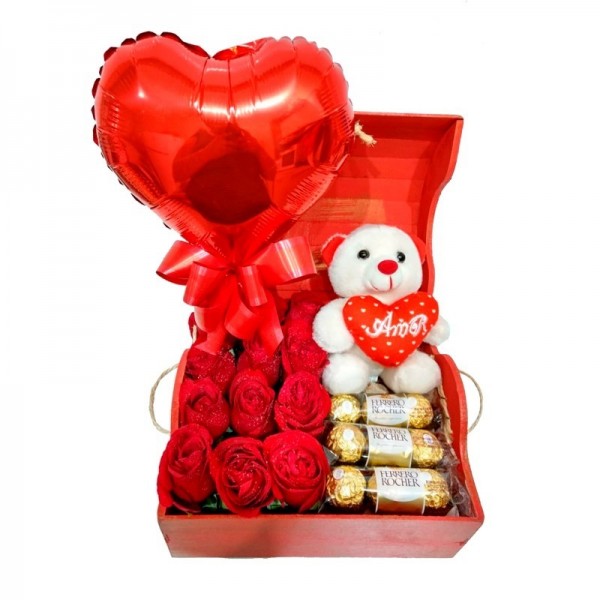 Baú Eu Amo Ferreiro e Rosas Baú Eu Amo Ferreiro e Rosas